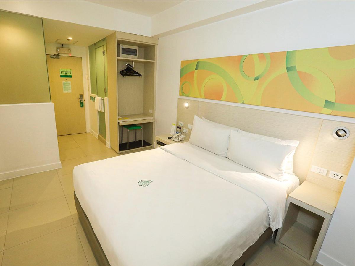 Go Hotels Manila Airport Road Paranaque City Екстериор снимка