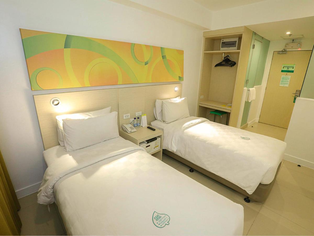Go Hotels Manila Airport Road Paranaque City Екстериор снимка