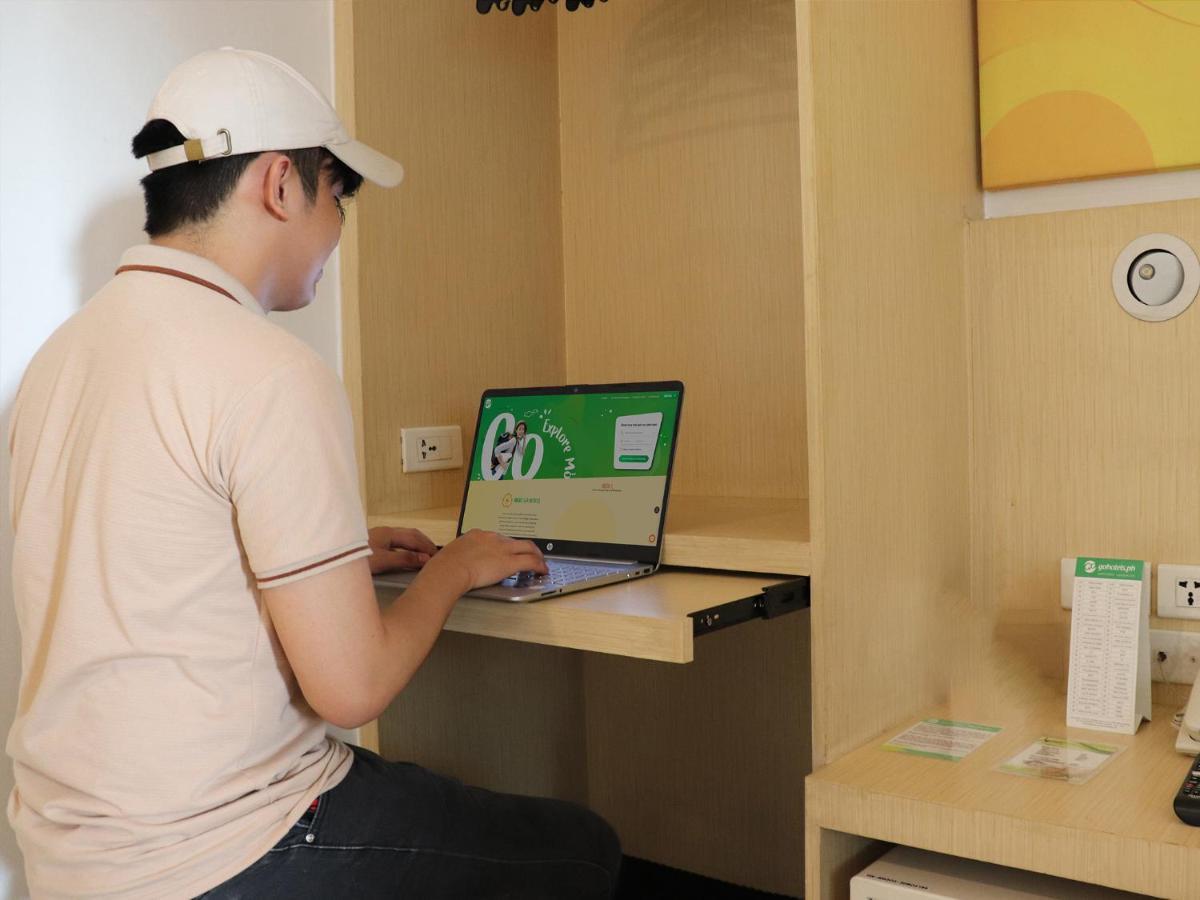 Go Hotels Manila Airport Road Paranaque City Екстериор снимка