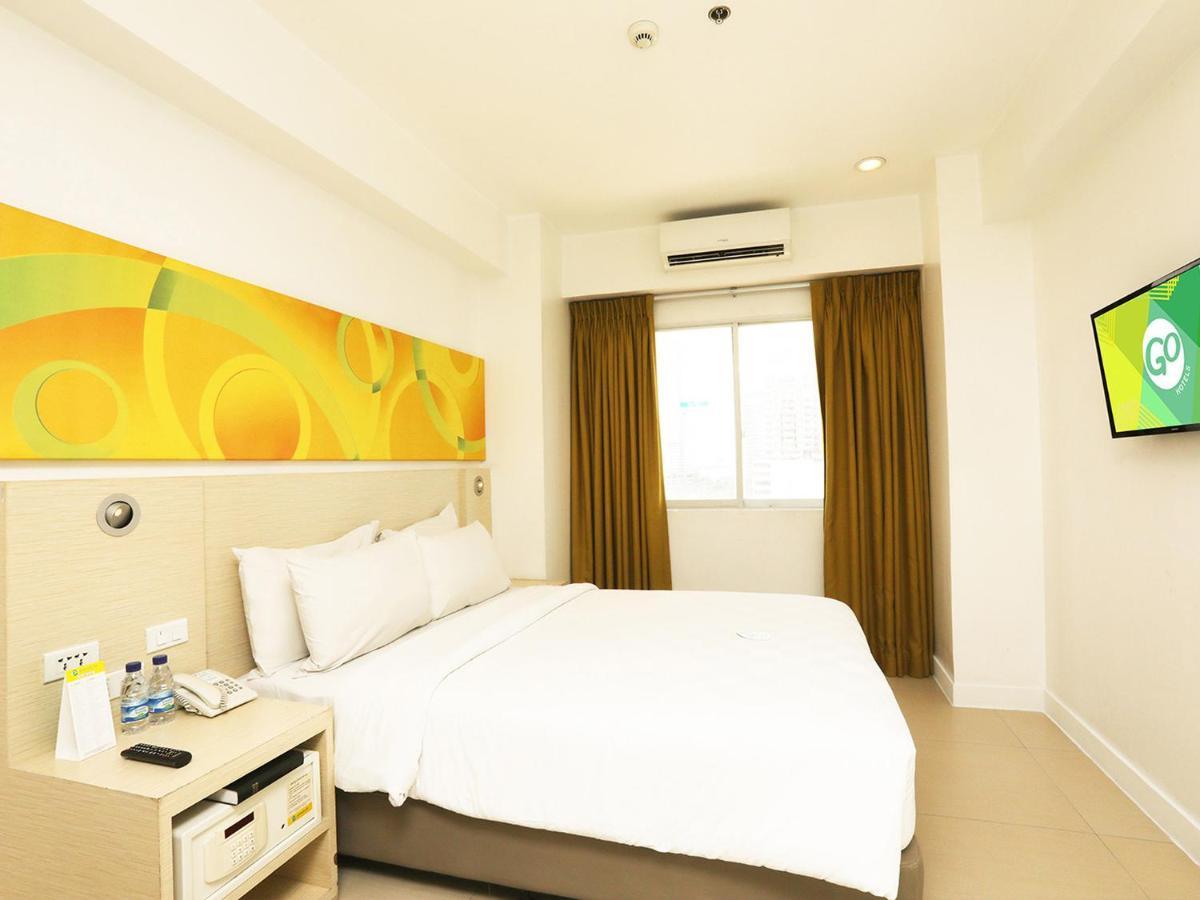 Go Hotels Manila Airport Road Paranaque City Екстериор снимка