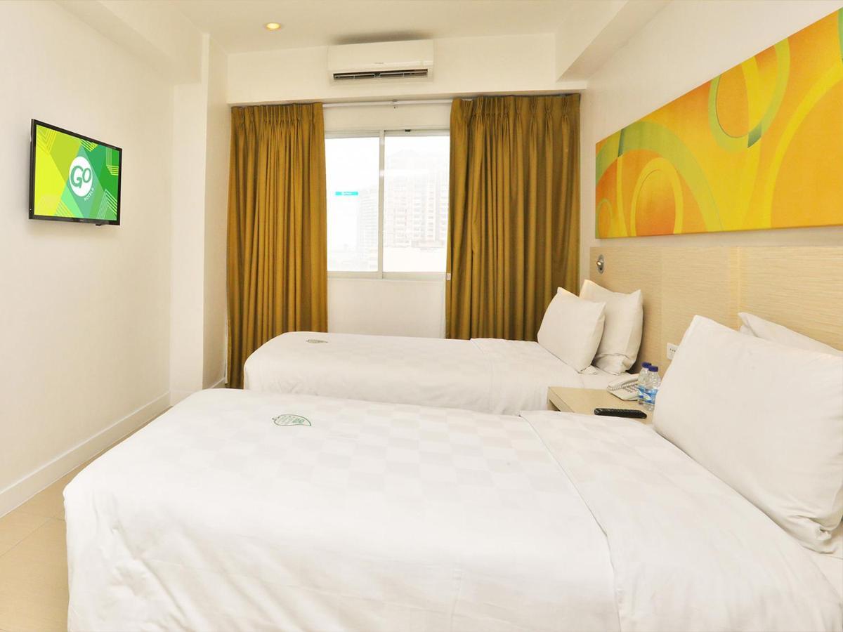 Go Hotels Manila Airport Road Paranaque City Екстериор снимка