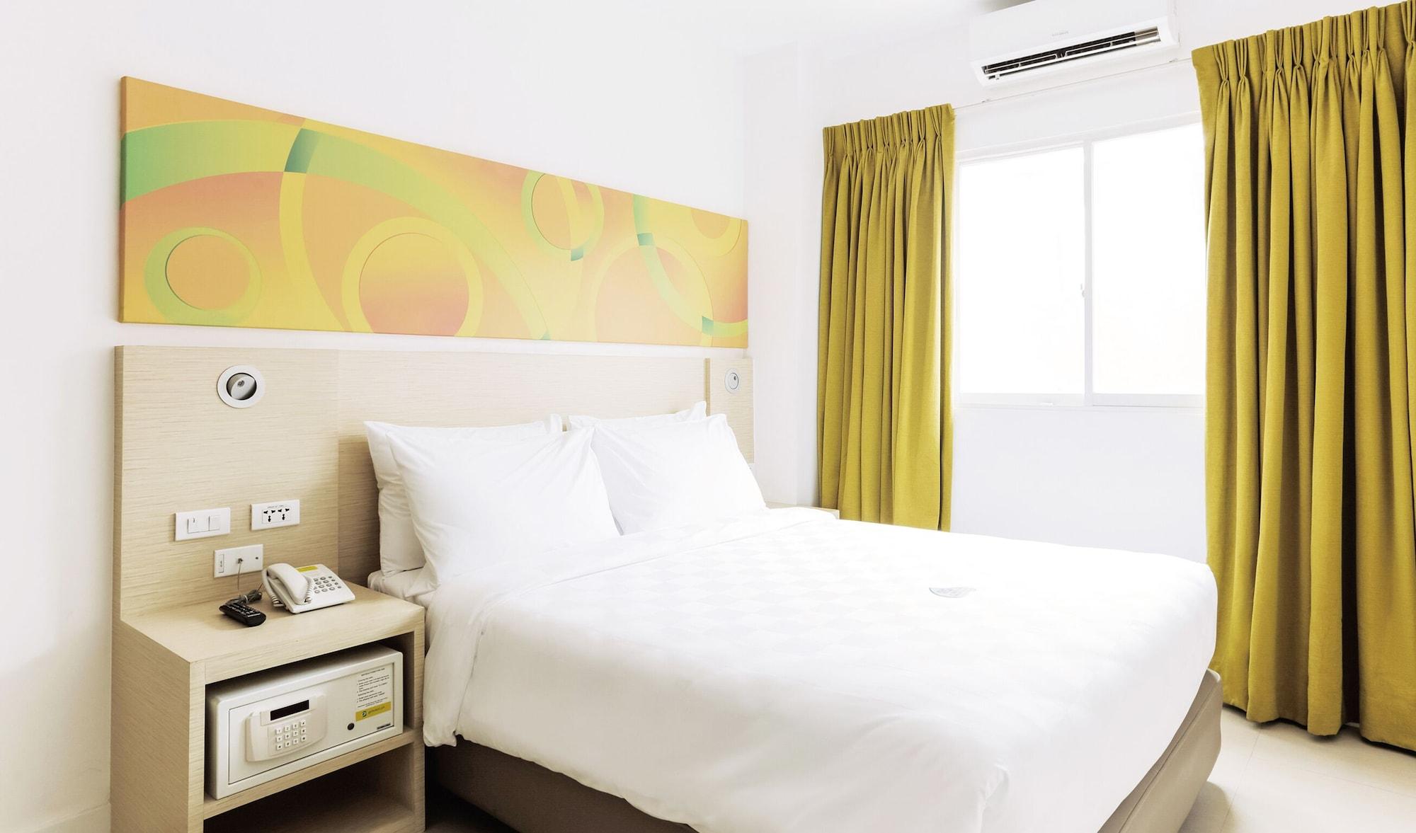 Go Hotels Manila Airport Road Paranaque City Екстериор снимка