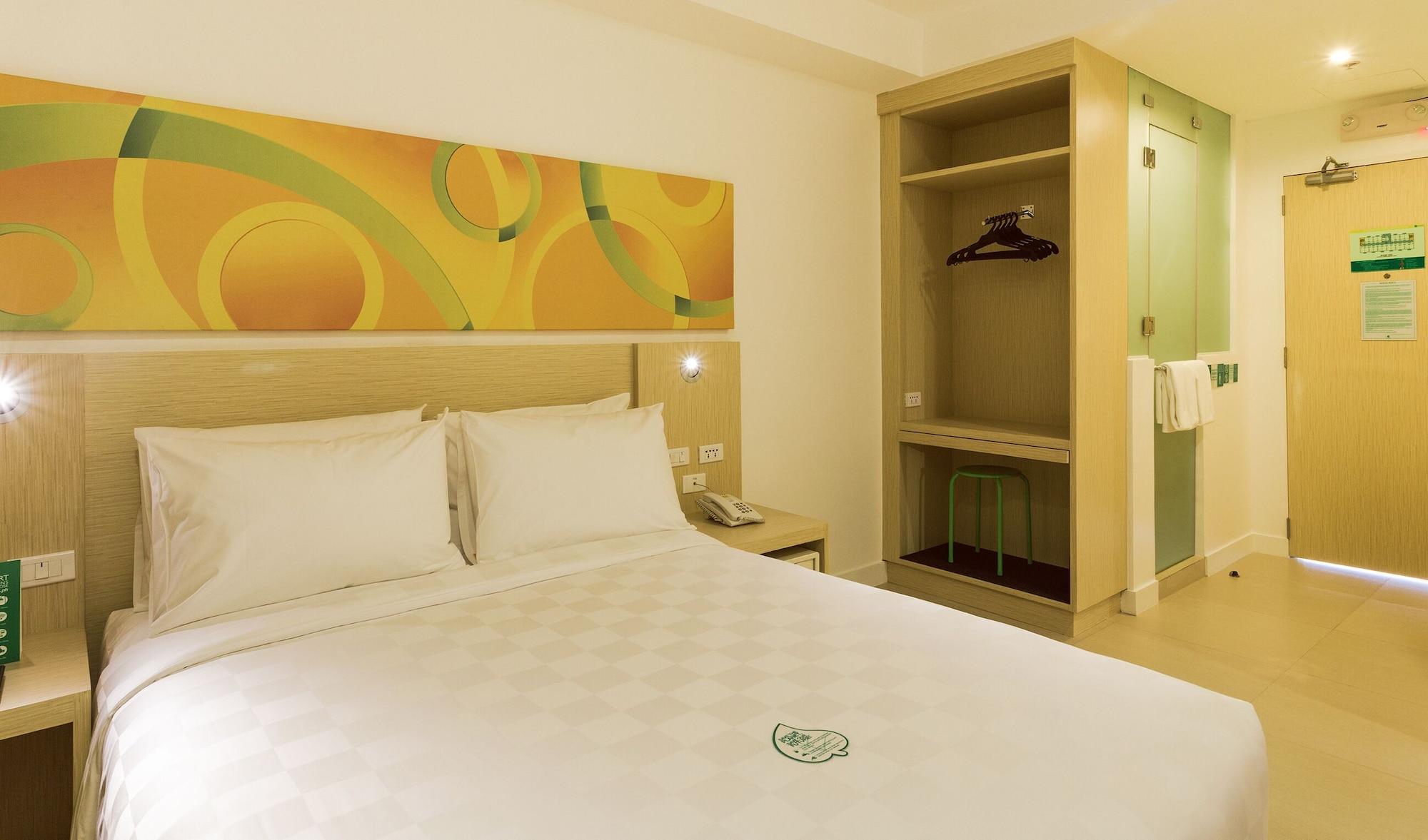Go Hotels Manila Airport Road Paranaque City Екстериор снимка