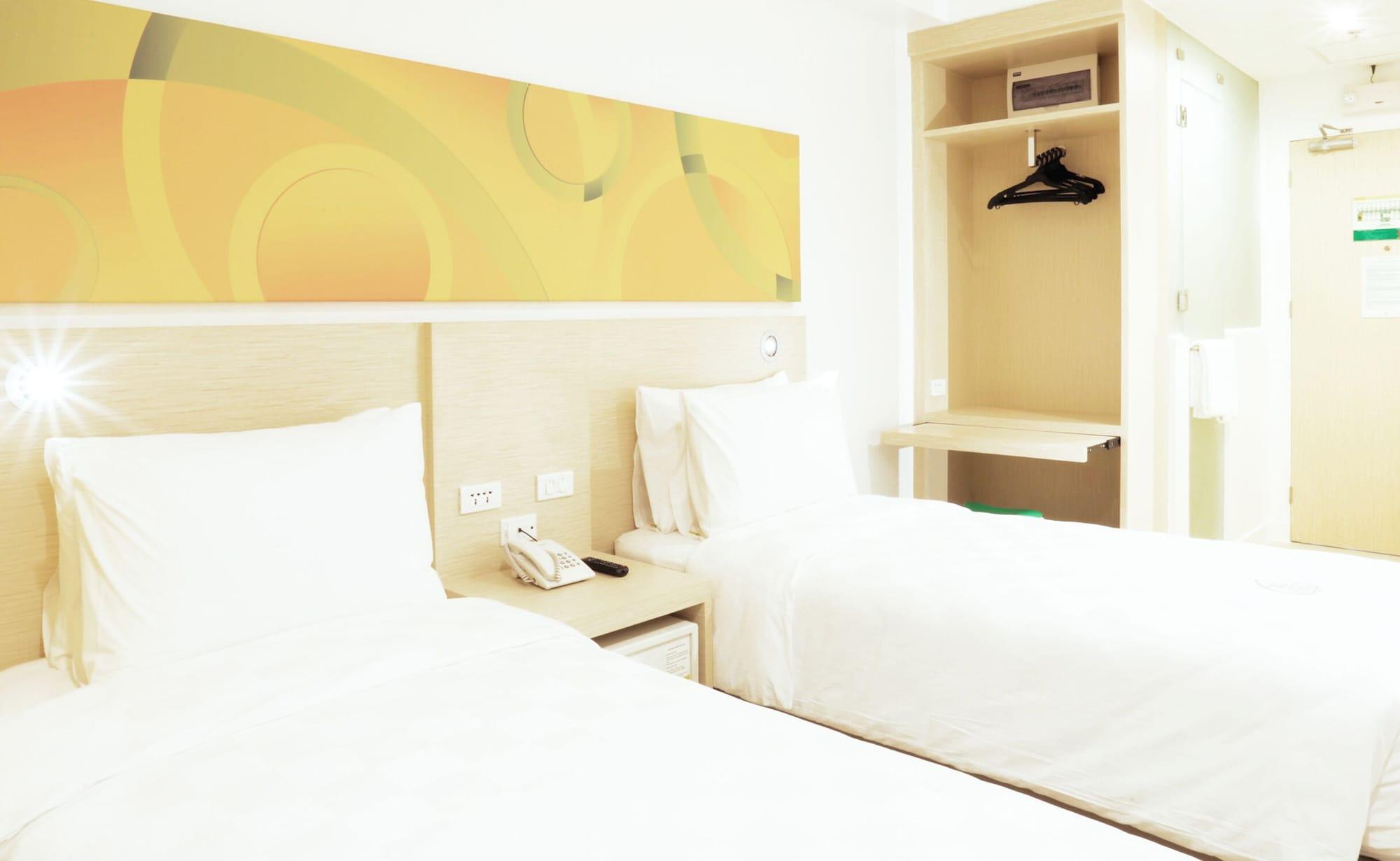 Go Hotels Manila Airport Road Paranaque City Екстериор снимка