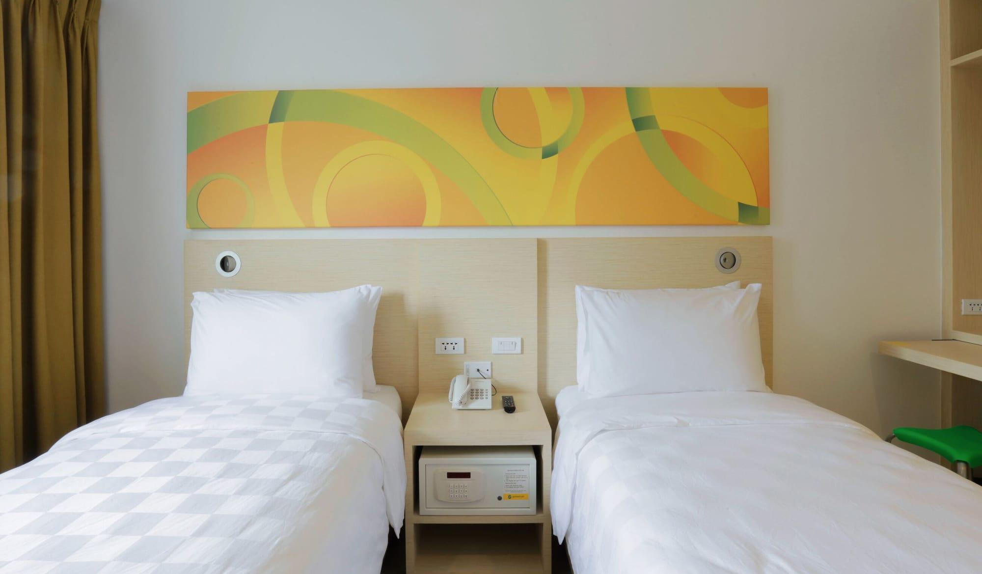 Go Hotels Manila Airport Road Paranaque City Екстериор снимка