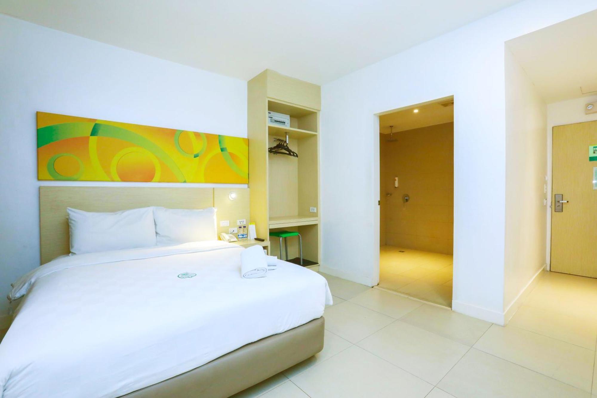 Go Hotels Manila Airport Road Paranaque City Екстериор снимка