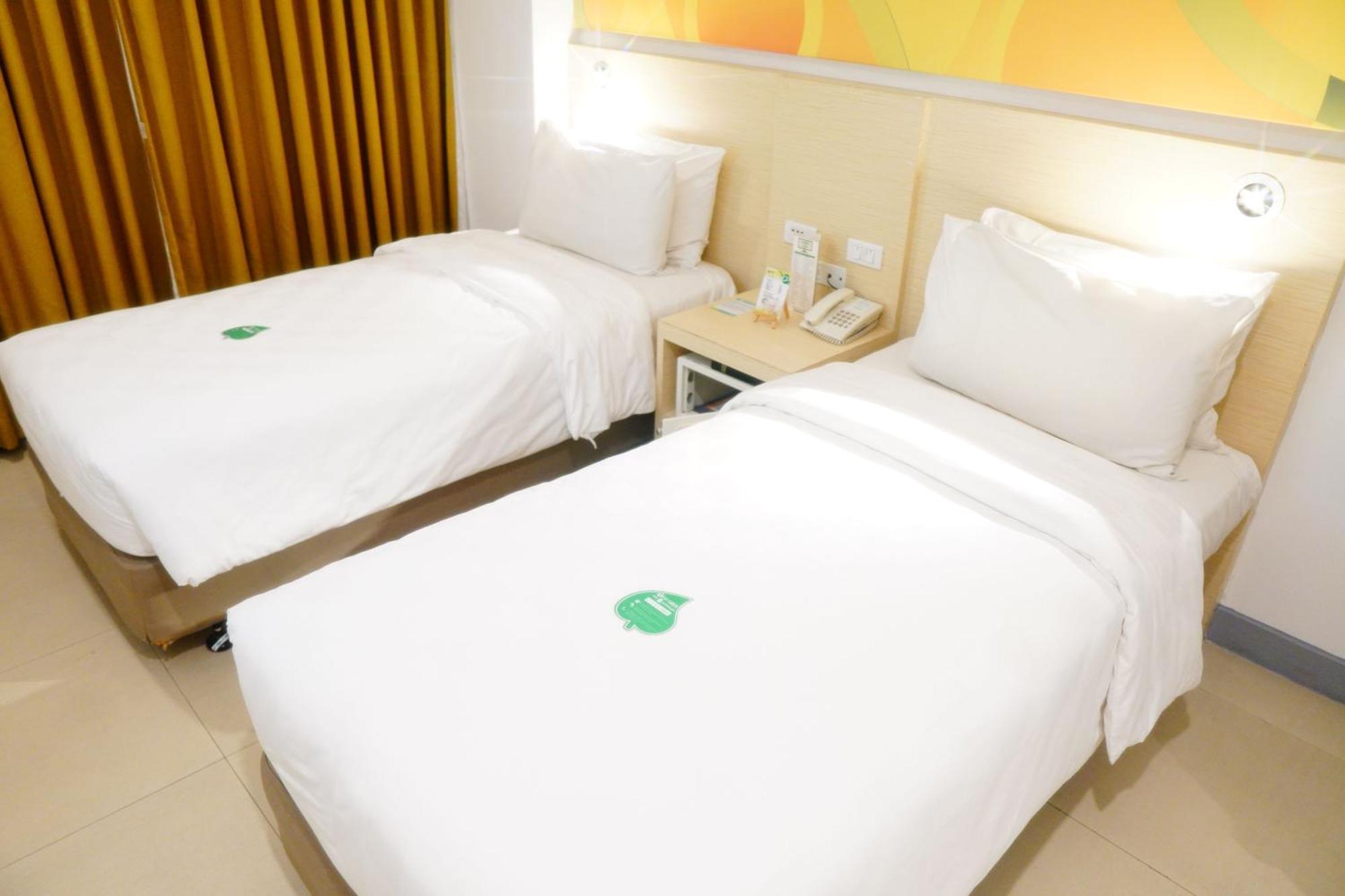 Go Hotels Manila Airport Road Paranaque City Екстериор снимка